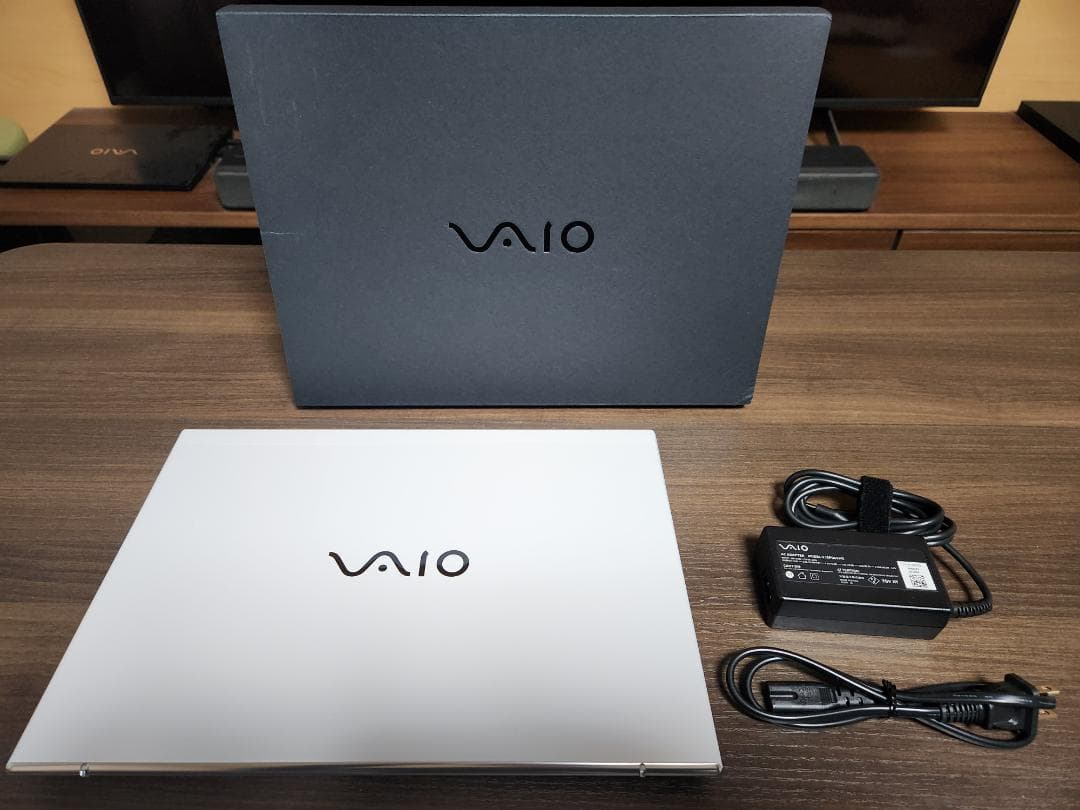 使用少美品 VAIO SX14 i7-1360P 16GB 1TB Office