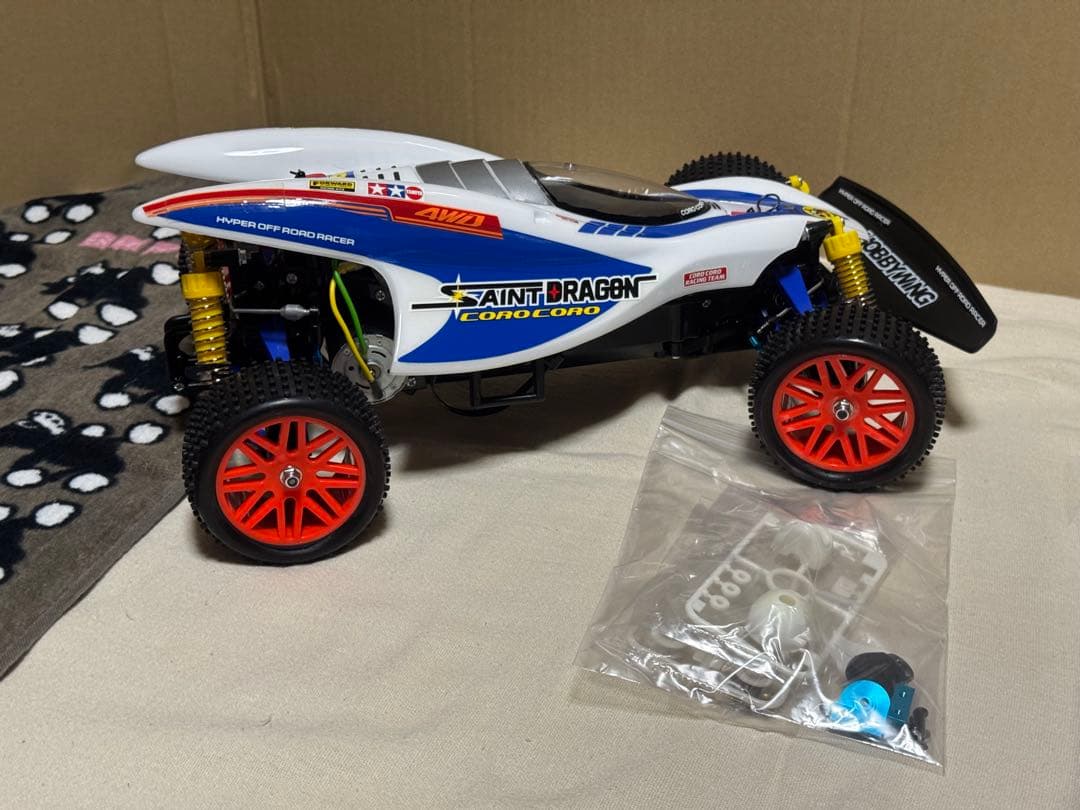 走行僅か必須OP多数装着！タミヤセイントドラゴン2021モーター付属、メカ無し車