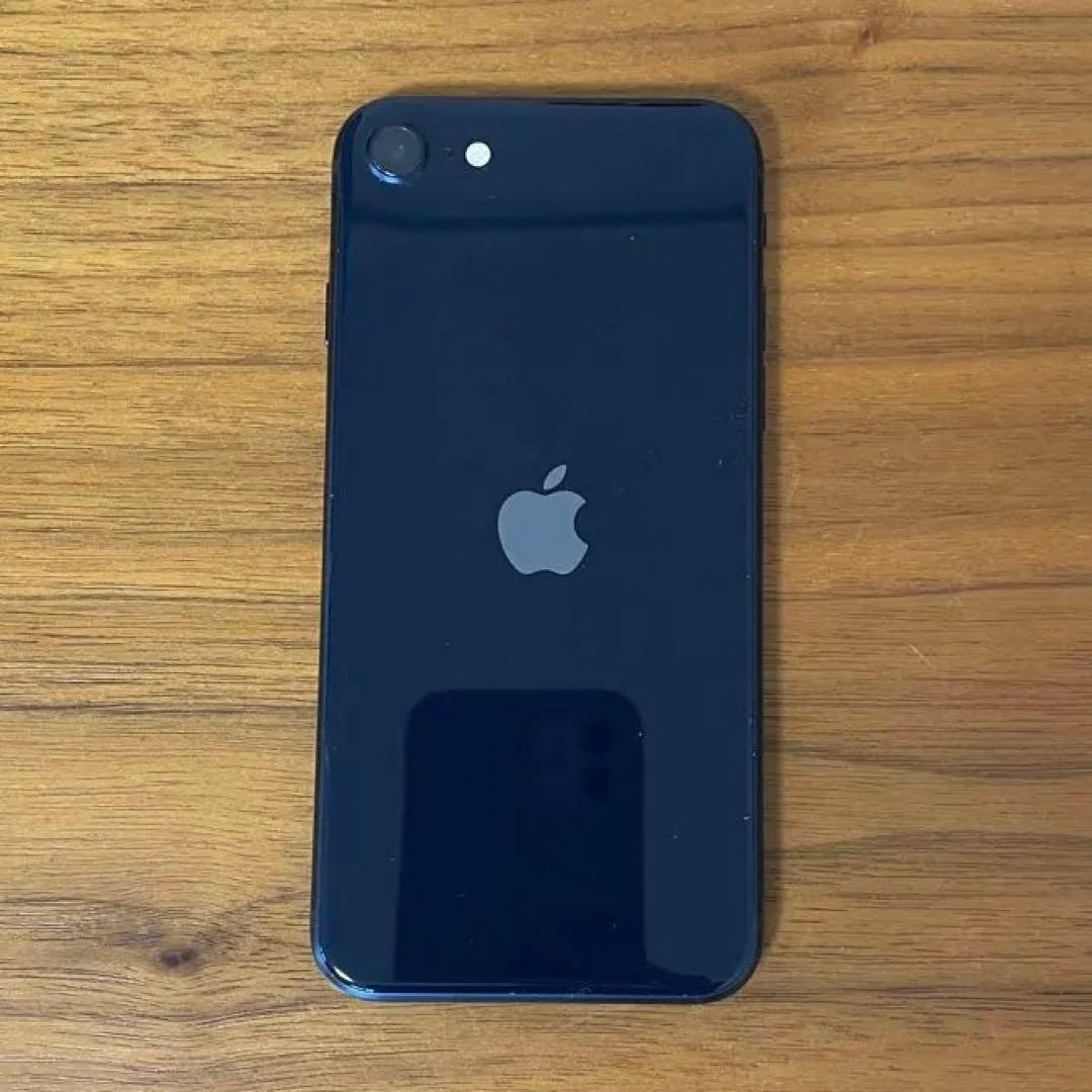 Apple iPhone SE (第3世代) 本体 se3 64gb ブラック