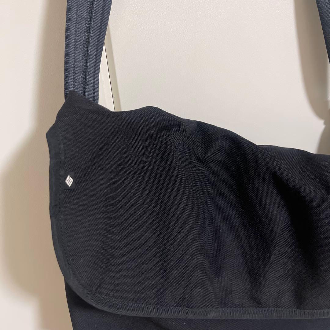 レジスタント　RESISTANT メッセンジャーバッグ