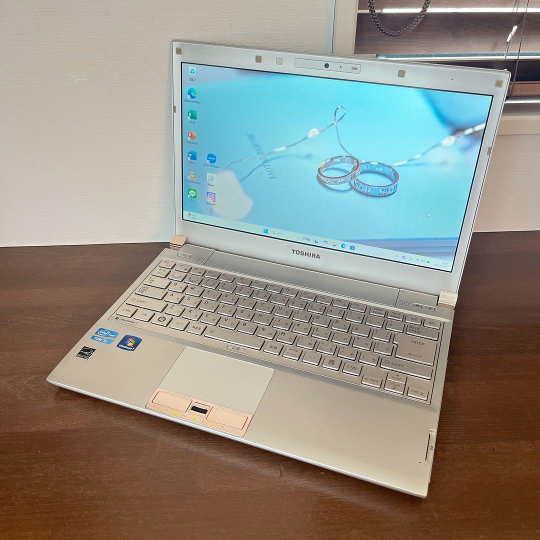 カメラ付PC✨ノートパソコン　windows11✨オフィス付き✨小型軽量✨東芝