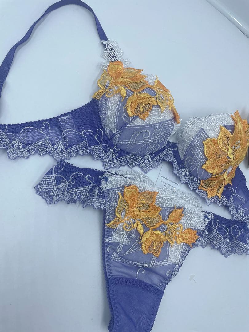 C65-Mワコール wacoal サルート 04G P-UP プッシュアップ