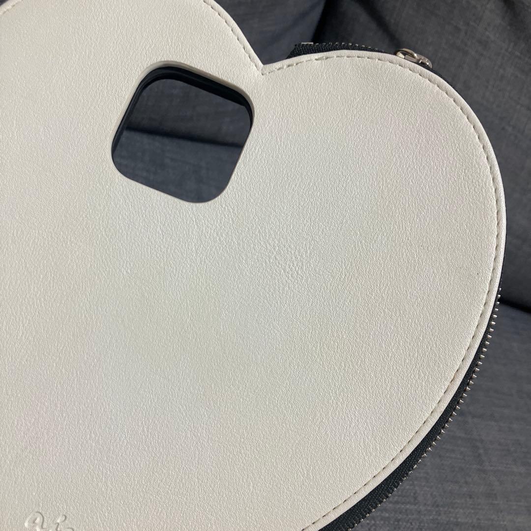 ajew ハート　iPhoneケース