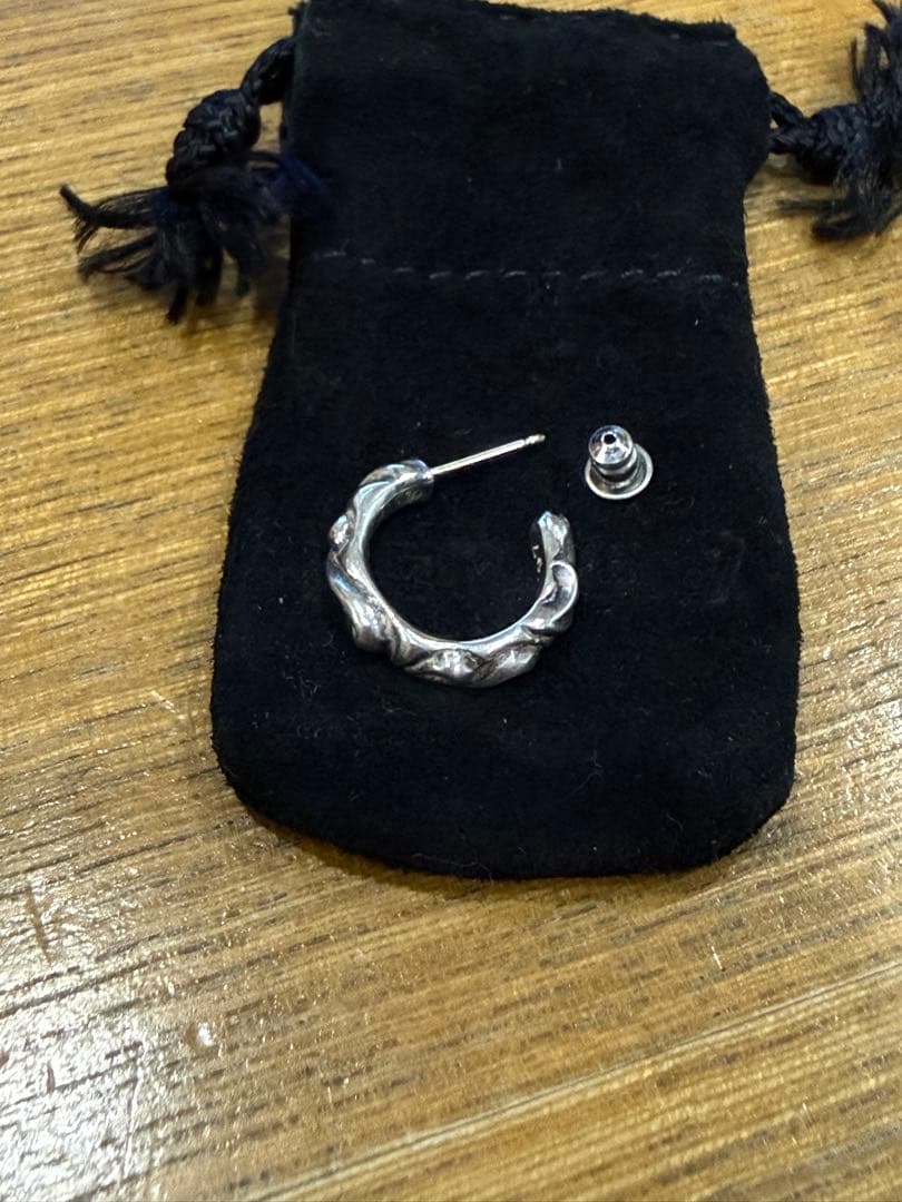 未*。様 クロムハーツ スクロール フープ ピアス