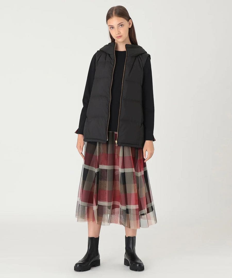 ブルーレーベルクレストブリッジ　ダウンベスト