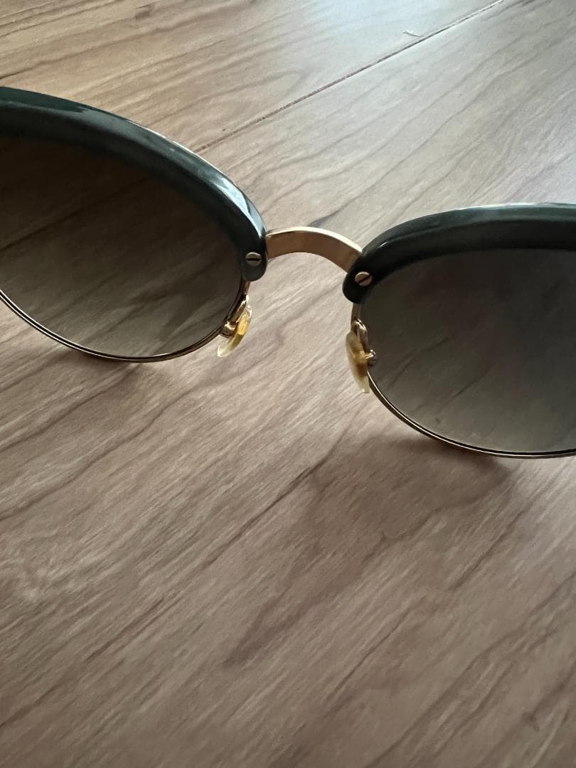 4 GUCCI サングラス