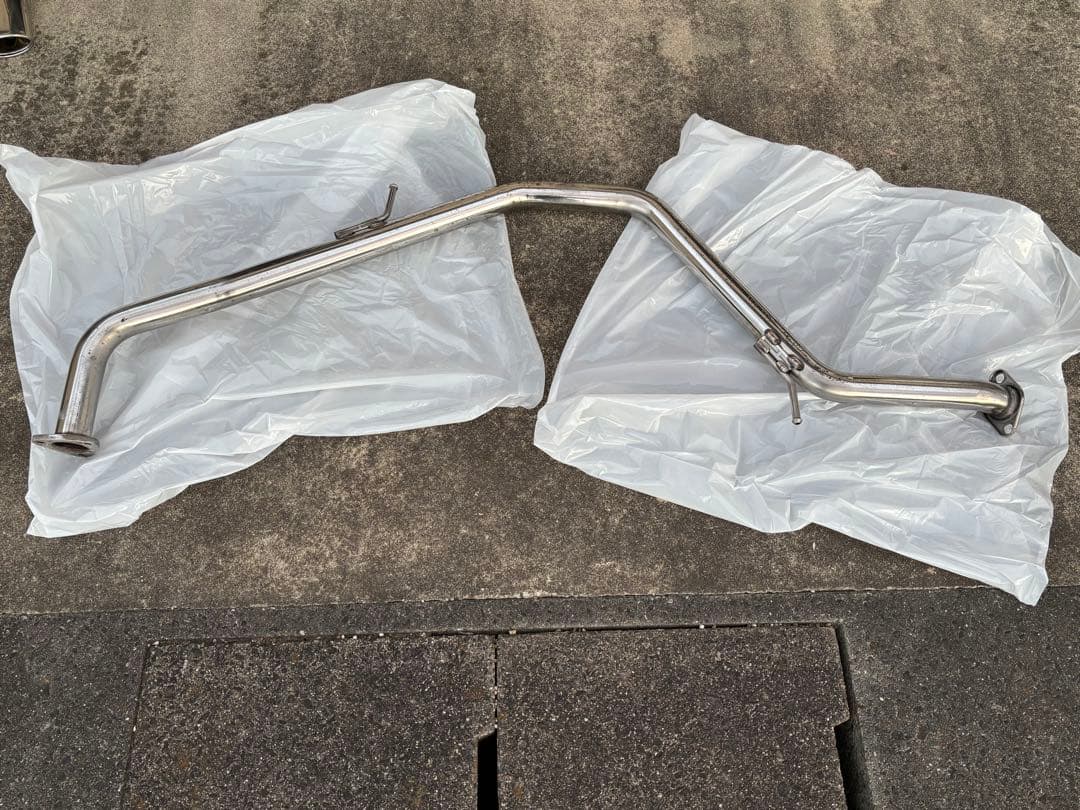 【イヌ】　プリウス50系 GANADOR（ガナドール）マフラー