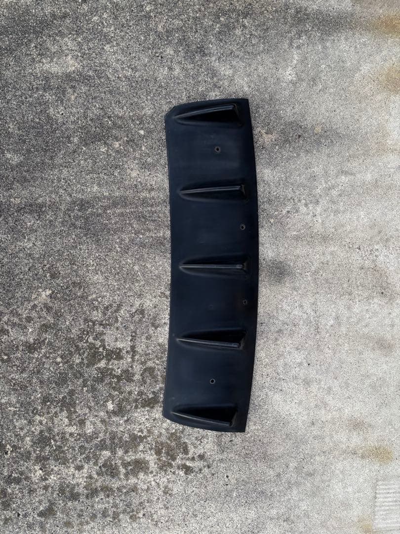 【イヌ】　プリウス50系 GANADOR（ガナドール）マフラー