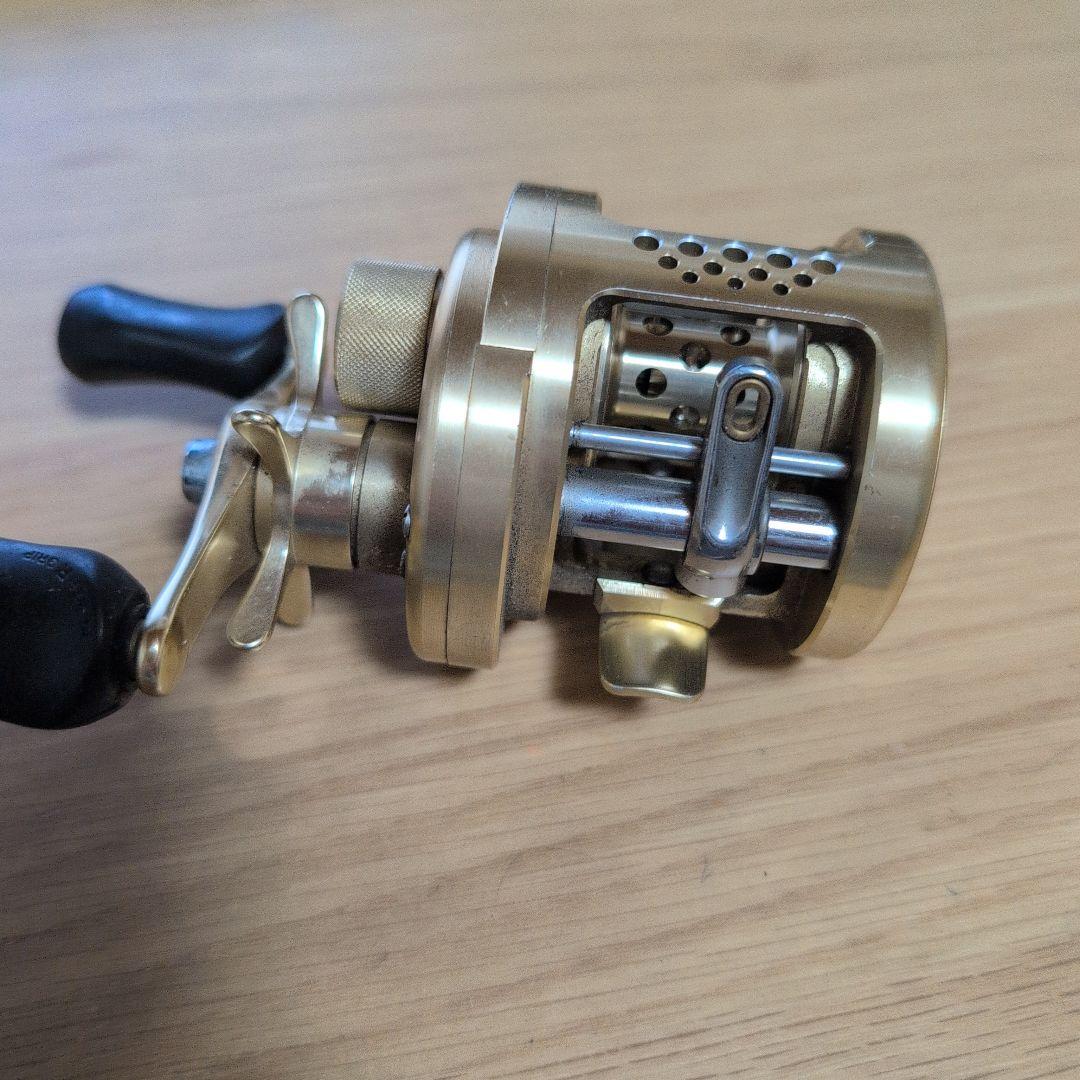 SHIMANO シマノ　01 カルカッタコンクエスト　100