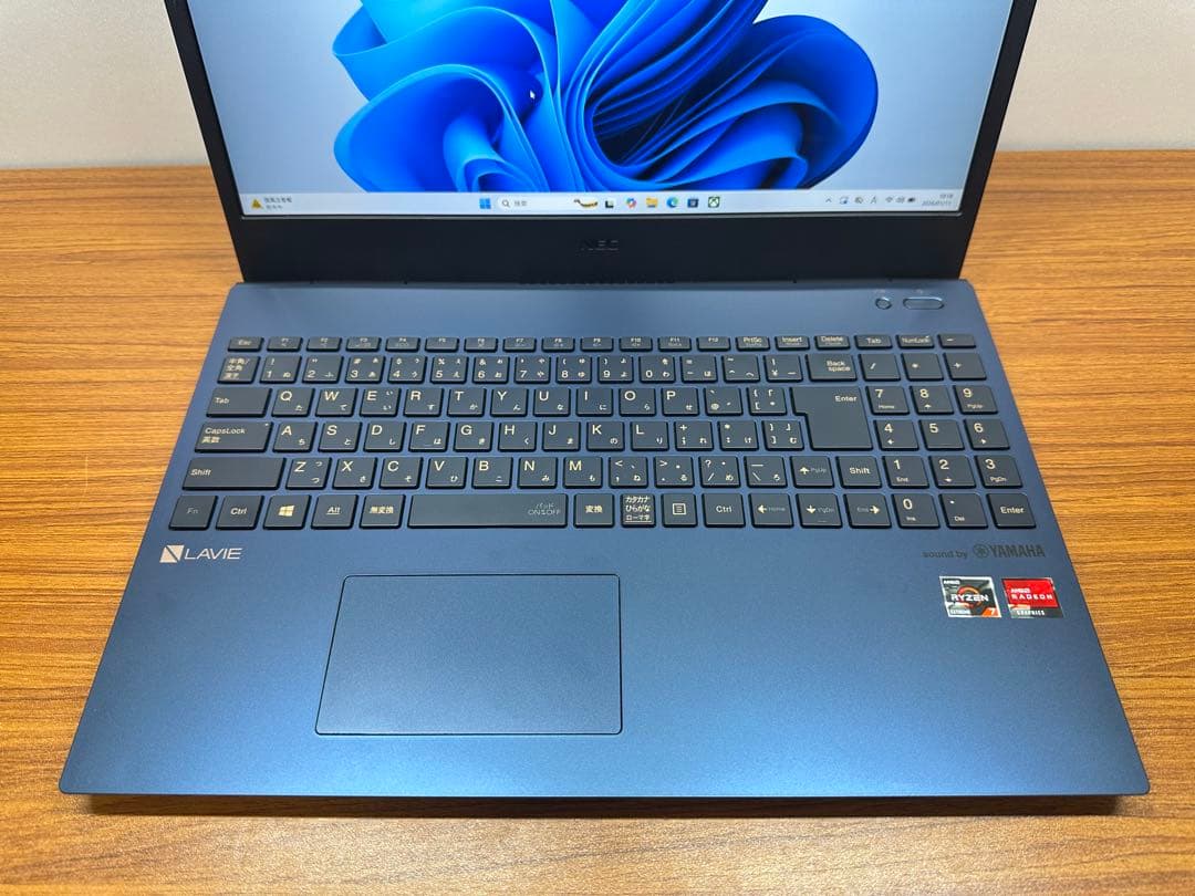 Windowsノート本体 Nec Lavie N1585/A Ryzen 7 Extreme 8/512