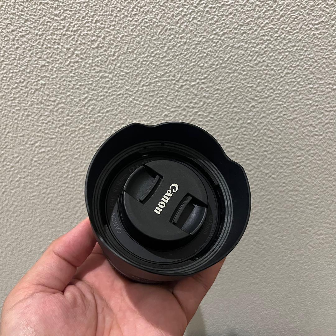 美品元箱付純正フード付Canon RF 16mm F2.8 STM 単焦点レンズ