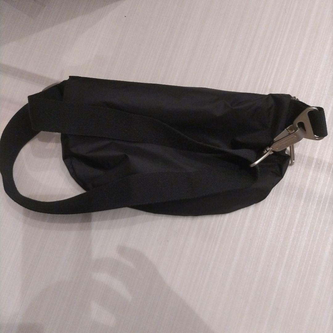 【極美品】レスポートサック　ESSENTIAL BELT BAG　ブラック
