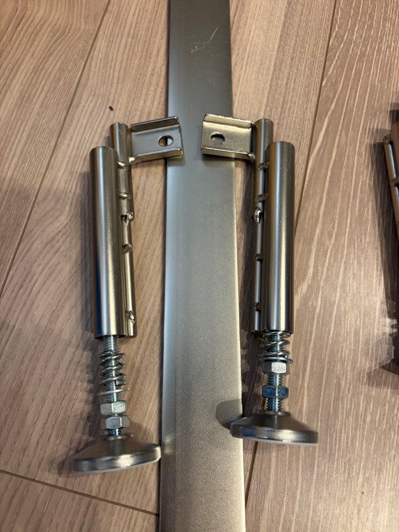 ステンレスユニットシェルフ用 つっぱりパーツ 中 4本セット（前後）