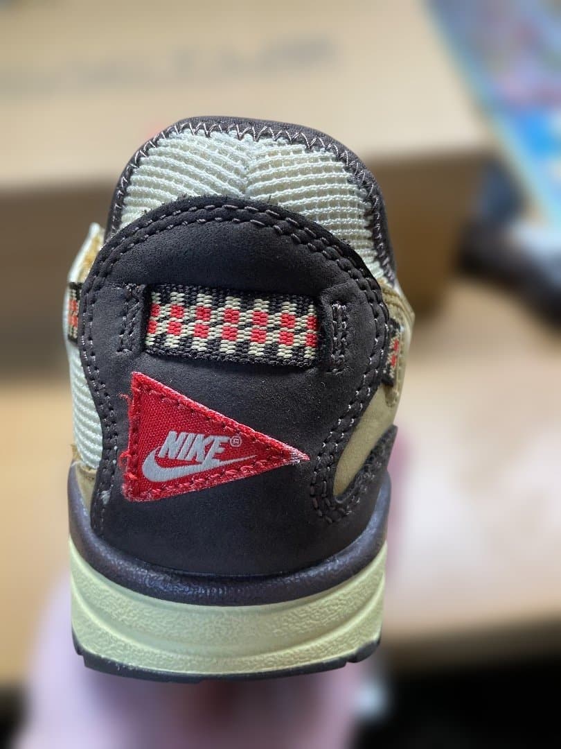 【セール中！】NIKE AIR MAX 1 / CJ トラヴィススコット