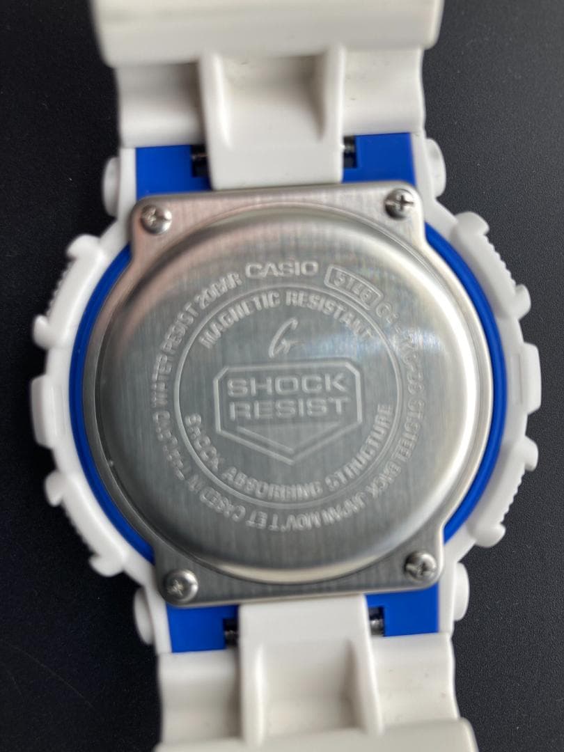 レアカラー カシオ G-SHOCK GA-110HC ホワイト/ブルー 箱説付