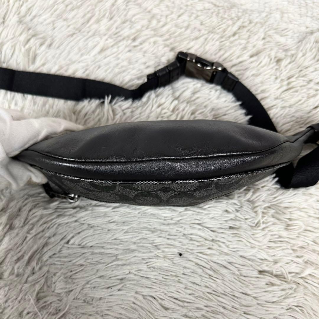 美品 コーチ PVC 2WAY ウエストバッグ シグネチャー ロゴ型押し 黒