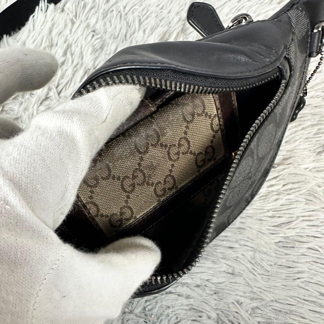 美品 コーチ PVC 2WAY ウエストバッグ シグネチャー ロゴ型押し 黒