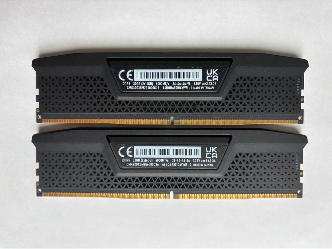 メモリー DDR5 32GB Corsair 6000MHz(PC5-48000)