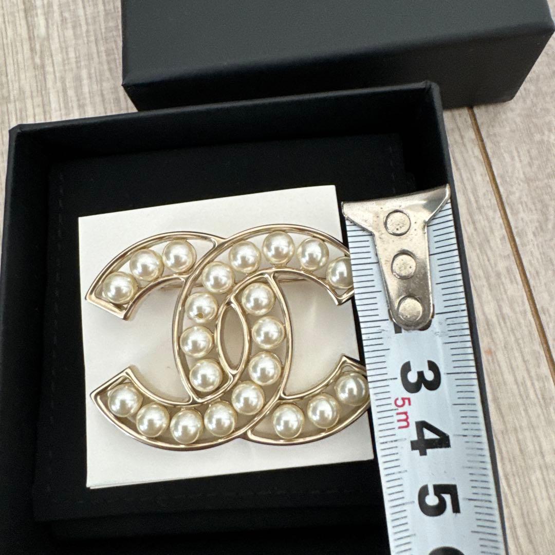 シャネルCHANELパールCCマーク定番ブローチ
