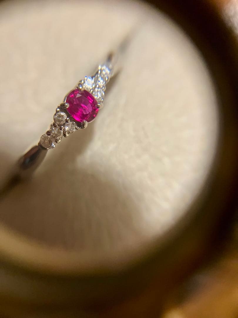 pt900＊深紅のルビー＆ダイヤリングです