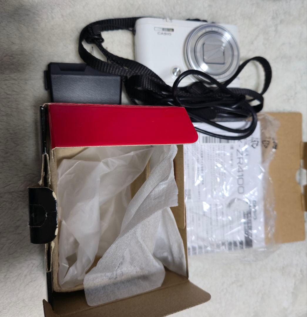 CASIO EXILIM EX-ZR4100　ホワイト
