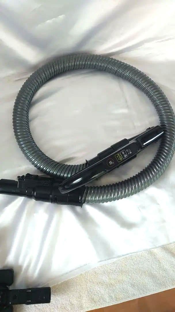 東芝　紙パック式クリーナー　VC-PK9(R)本体　わずか2,3kg 22年製