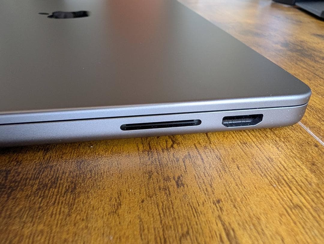 【ほぼ】MacBook Pro 14インチ M3 24GB 512GB