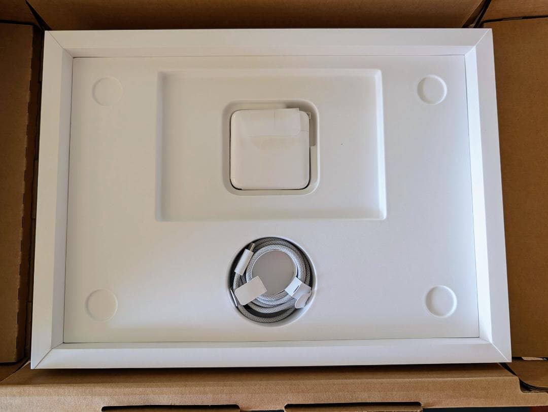 【ほぼ】MacBook Pro 14インチ M3 24GB 512GB