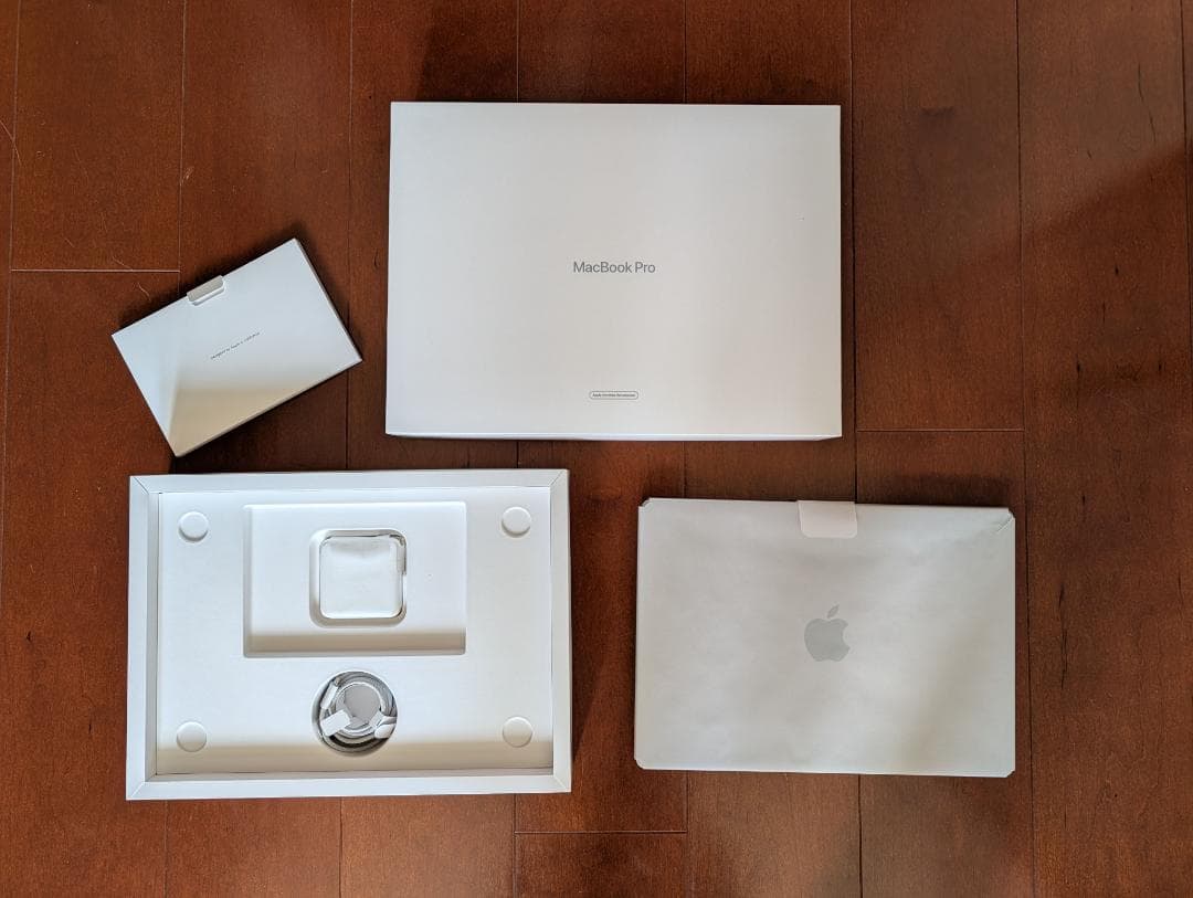 【ほぼ】MacBook Pro 14インチ M3 24GB 512GB