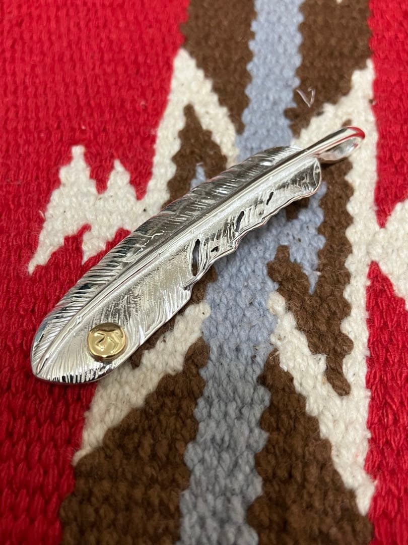 マイク 様goro's ゴローズ　金メタル付き特大フェザー　左向き　イボメタル