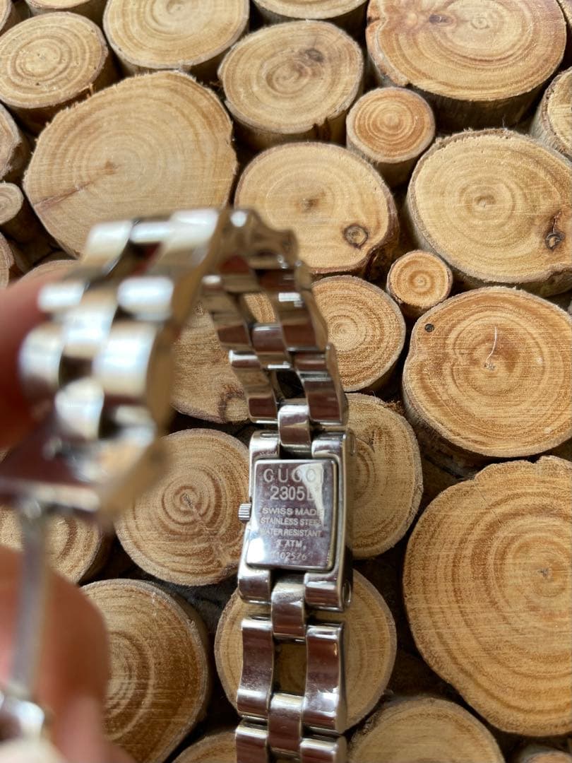 【美品】GUCCI YA126505 シルバー 時計　電池交換済