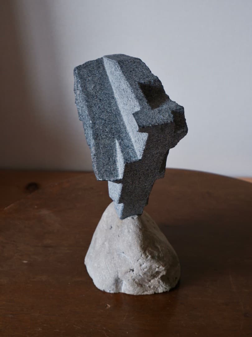 江藤佳央琉　石語り　児童美術研究家　石彫　オブジェ　置物　箱付　Q1864