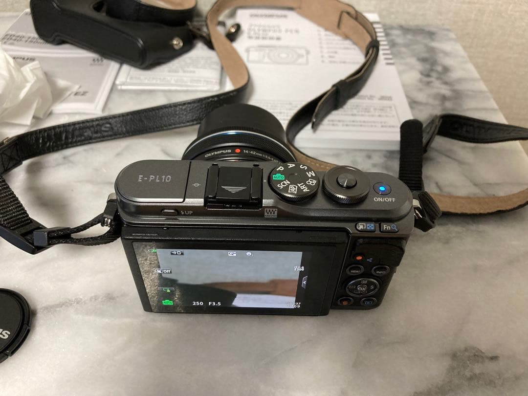 美品セットOLYMPUS オリンパス ミラーレス一眼カメラ PEN E-PL10
