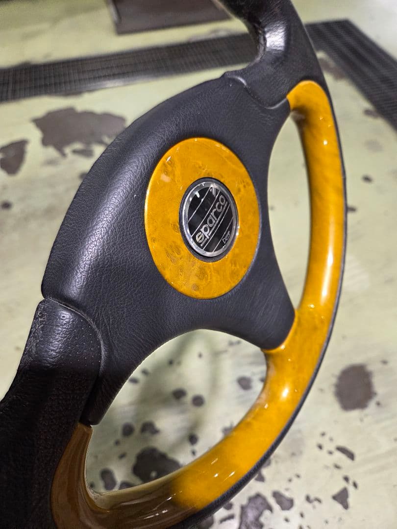 Sparco ホーンボタン　モモステアリング・ハンドル本体 黒/ウッド