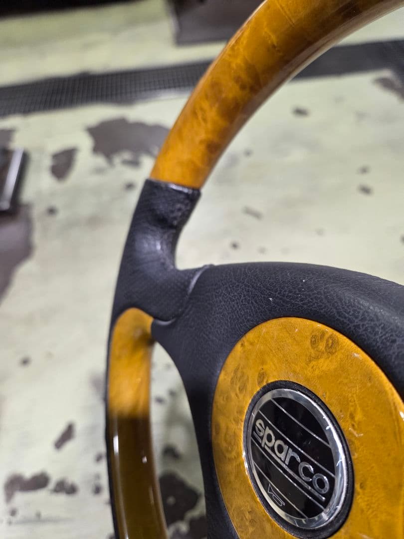 Sparco ホーンボタン　モモステアリング・ハンドル本体 黒/ウッド