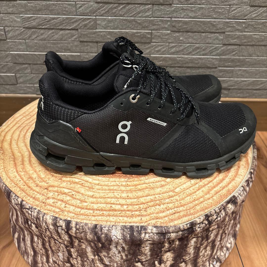 ONスニーカー　クラウドフライヤーウォータープルーフ　ブラック　27cm