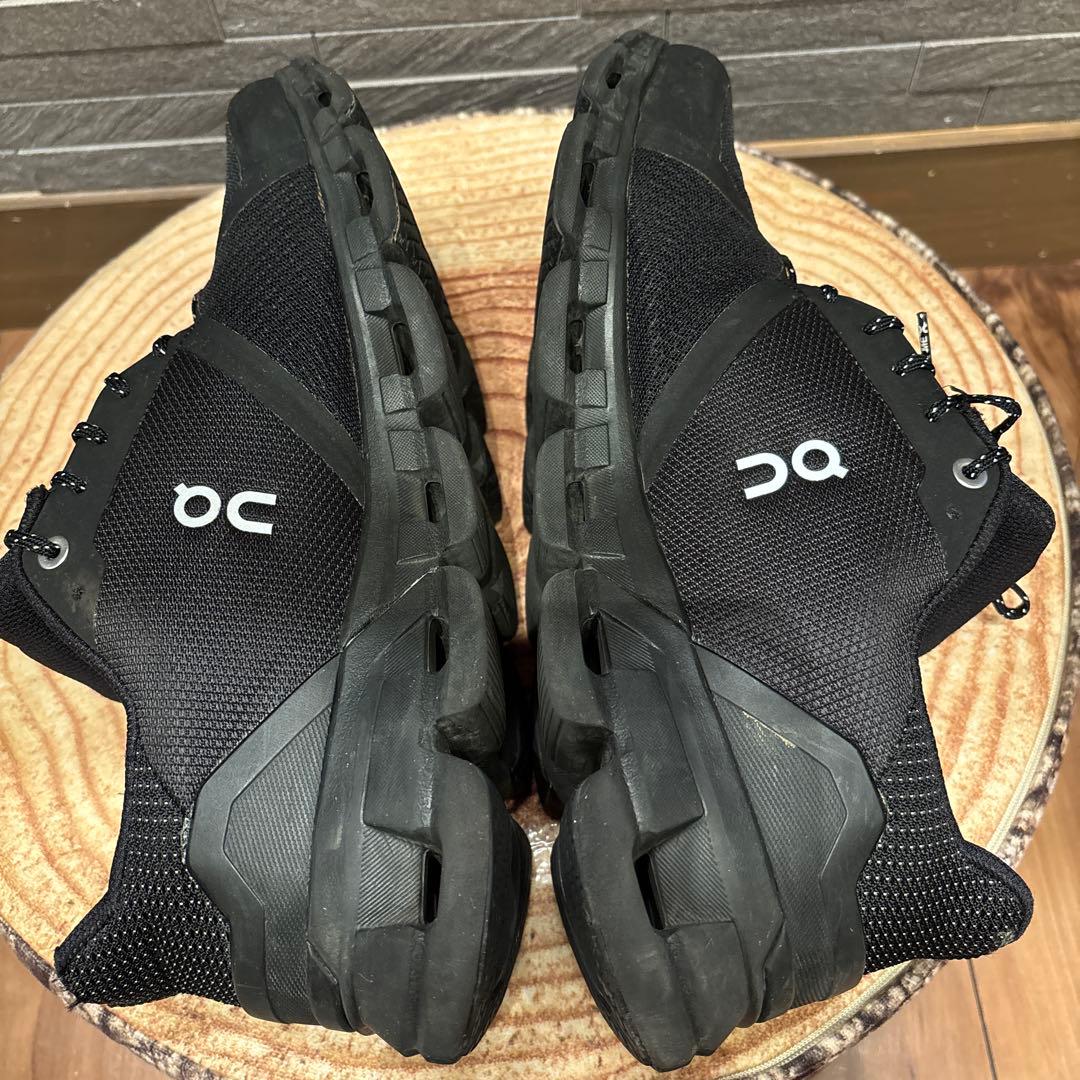 ONスニーカー　クラウドフライヤーウォータープルーフ　ブラック　27cm
