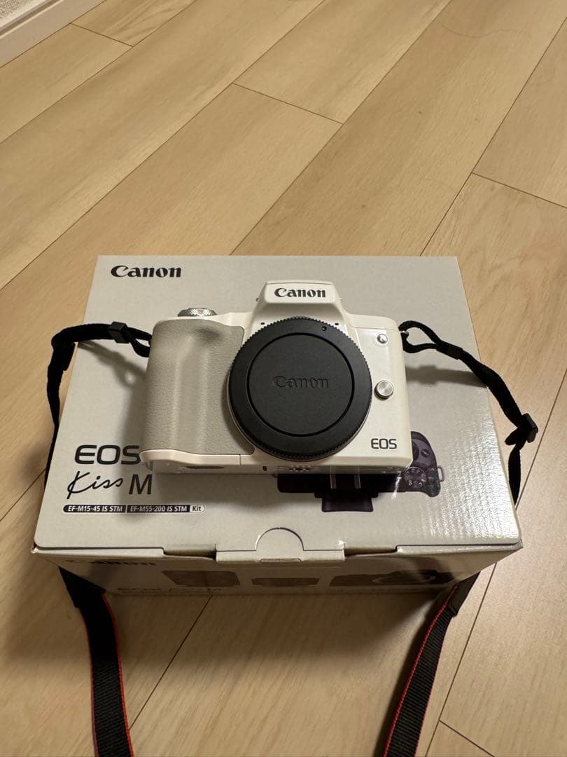 Canon EOS Kiss M ホワイト ダブルズームキット