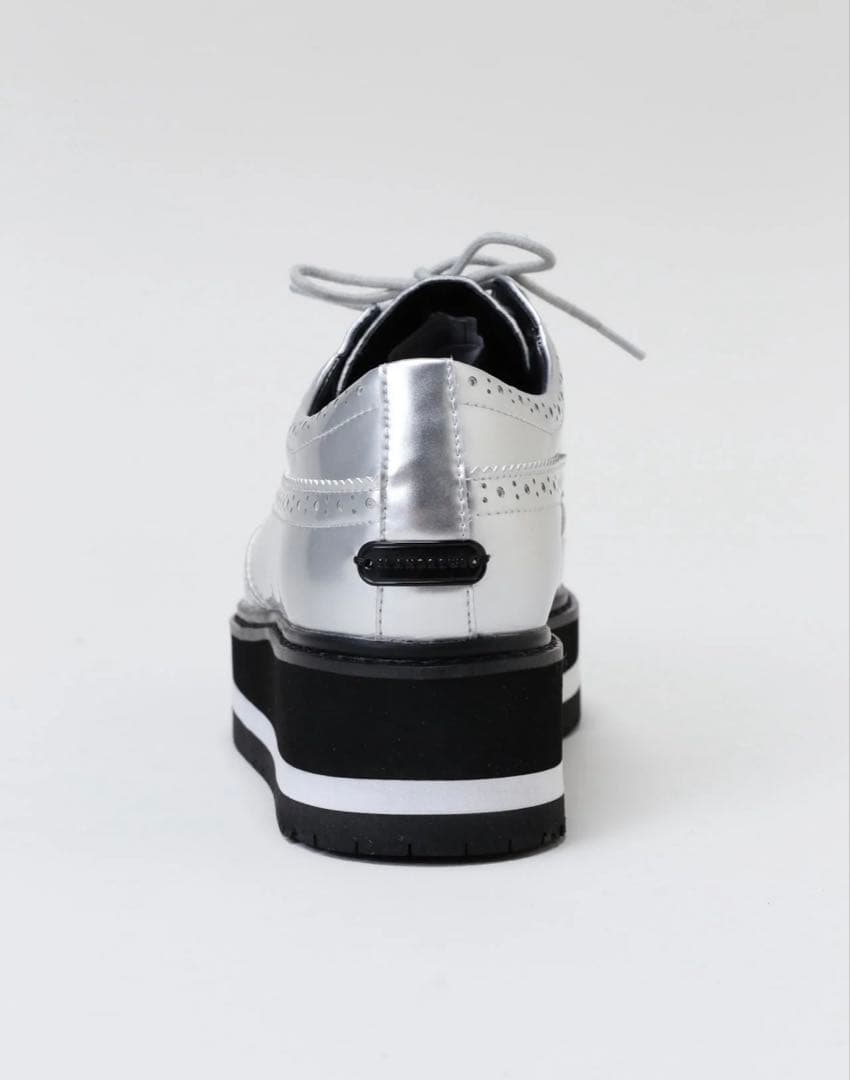 新品タグ付き セントアンドリュース　スパイクレス シルバー ゴルフシューズ