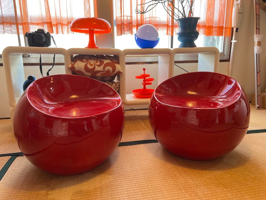 ボールチェア　スペースエイジ　ミッドセンチュリー　レトロポップ　球体　椅子