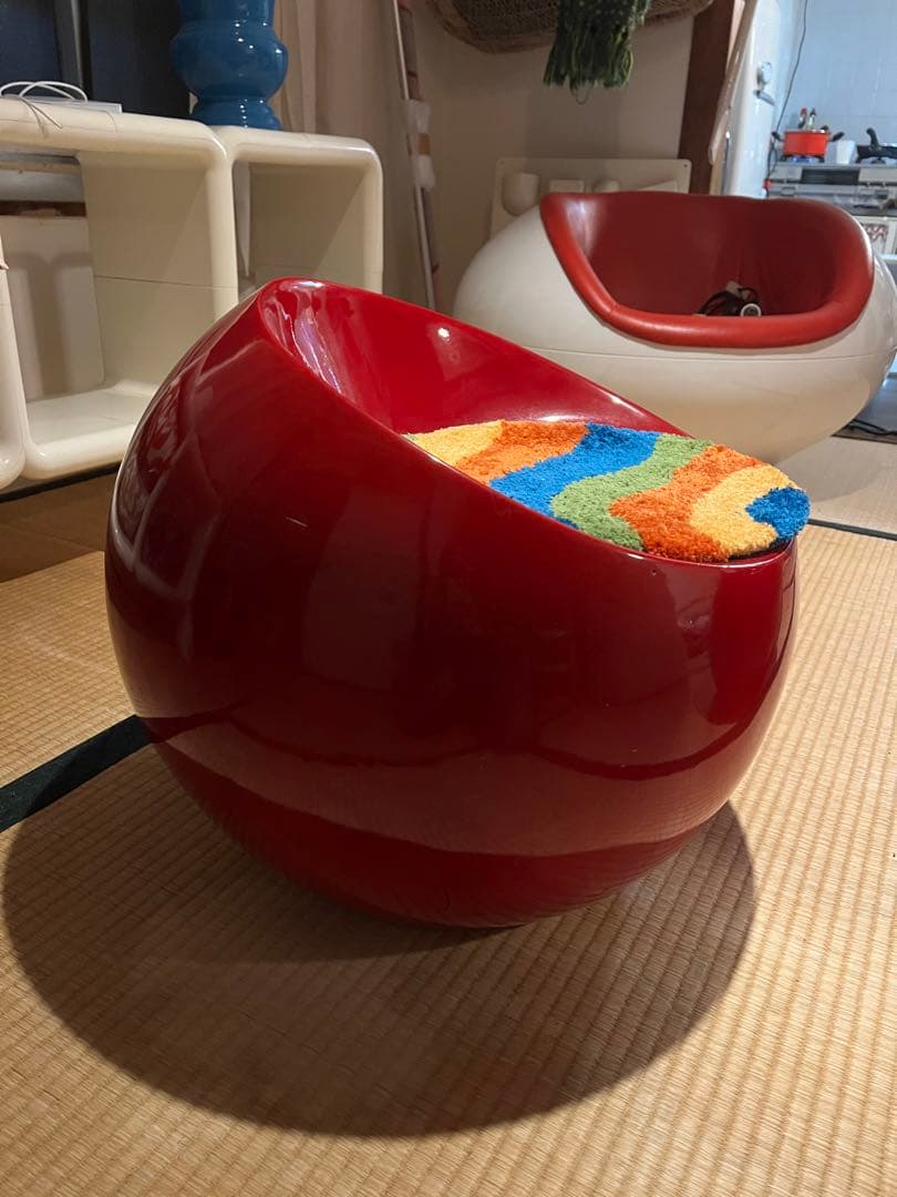 ボールチェア　スペースエイジ　ミッドセンチュリー　レトロポップ　球体　椅子