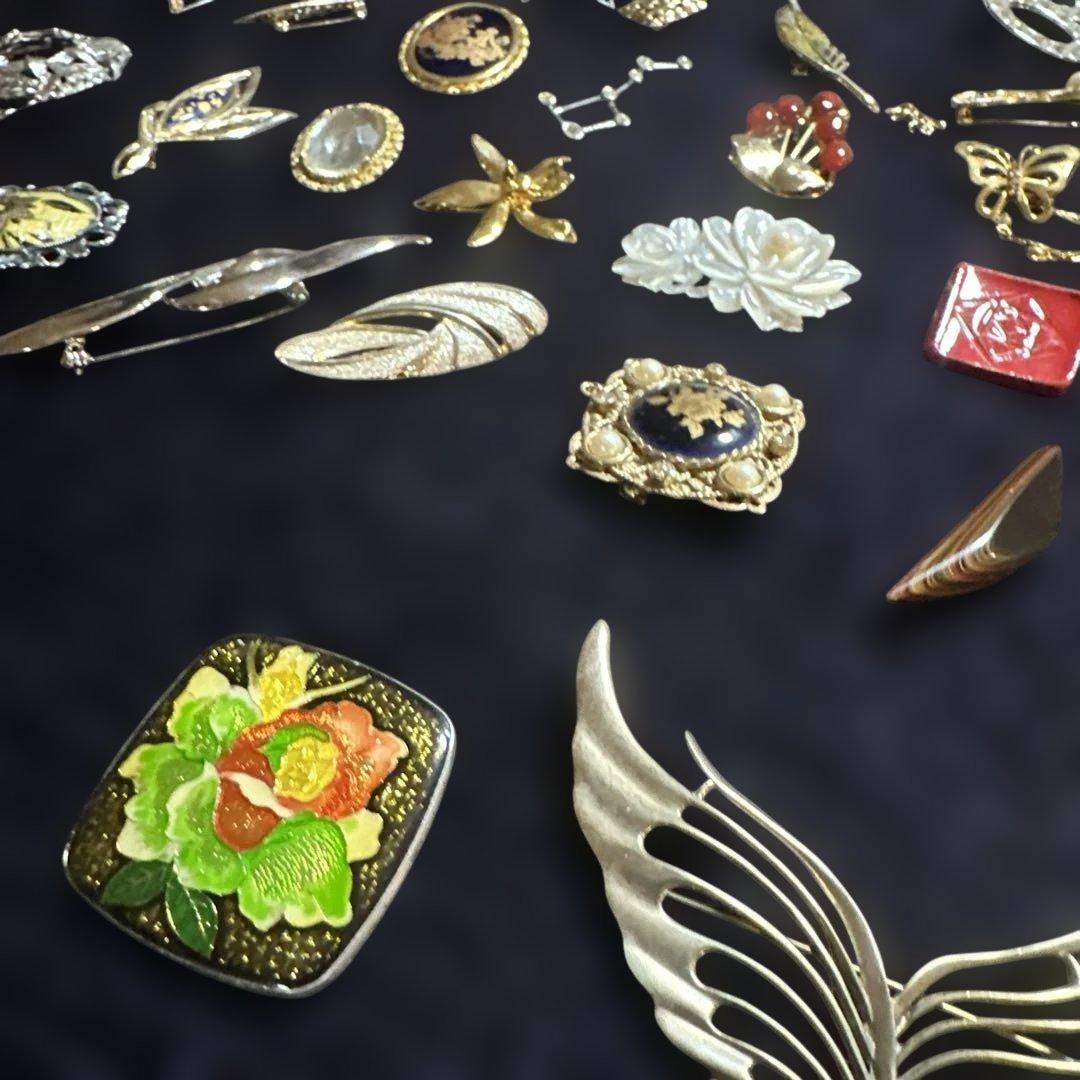 【vintage】多様なデザインのブローチセット　130点以上　まとめ売り