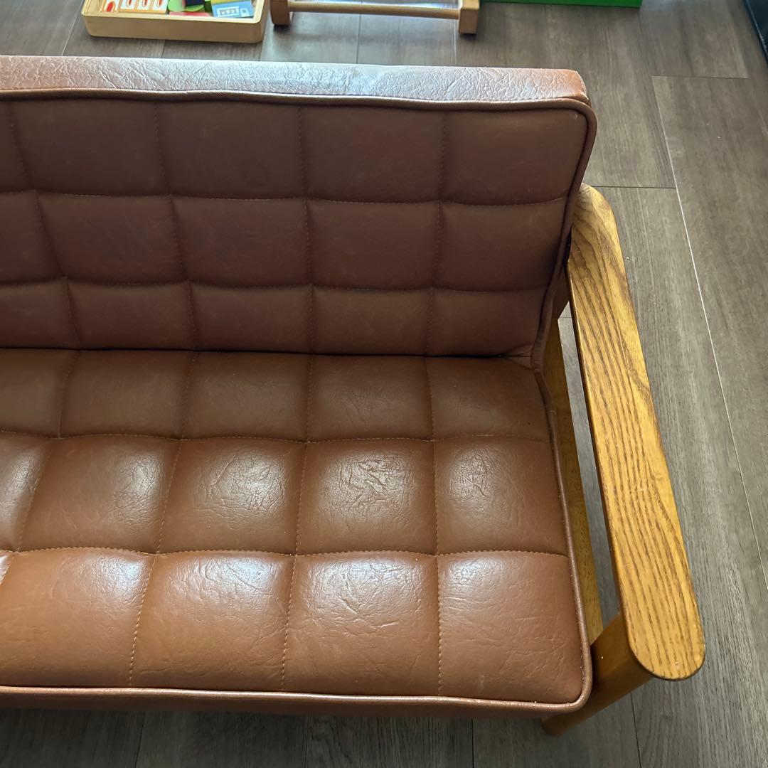 カリモク家具　キッズブラウンレザーキルティングソファ