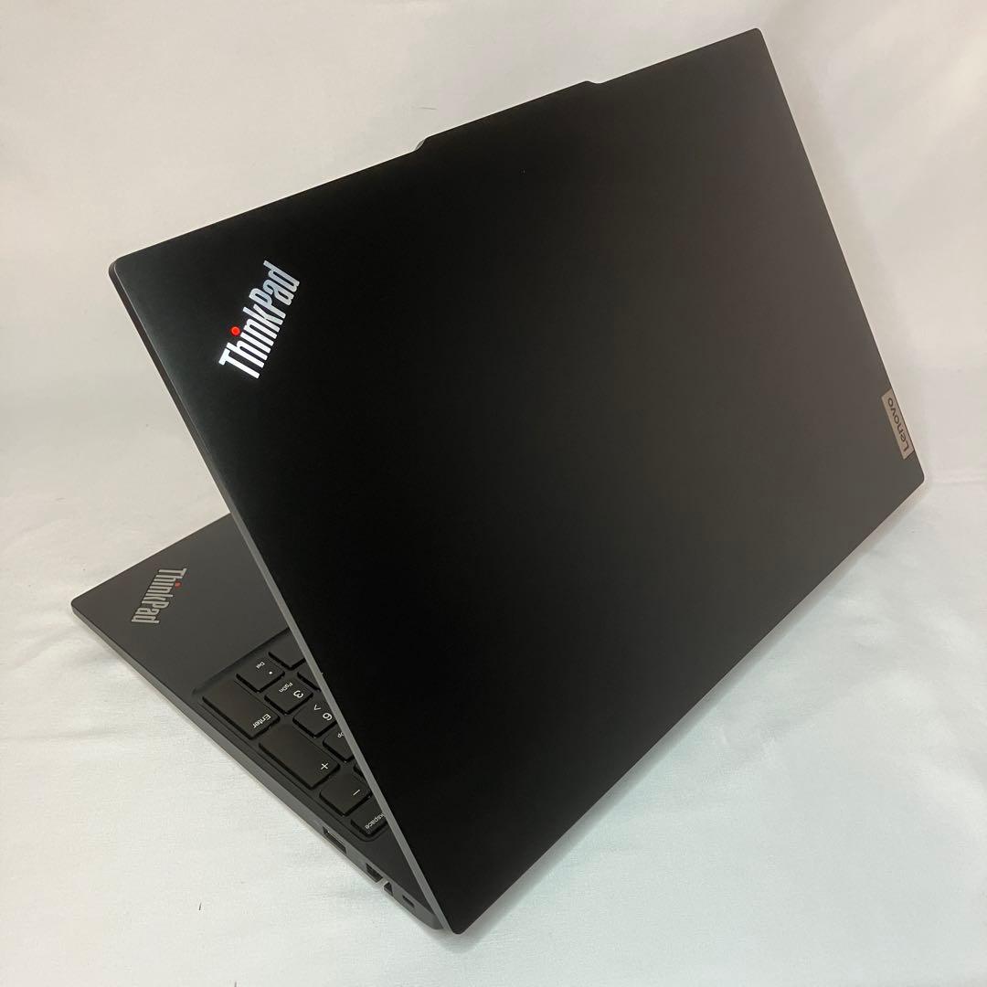 極美 ThinkPad E16 Gen1 Core i5 13420H 16GB