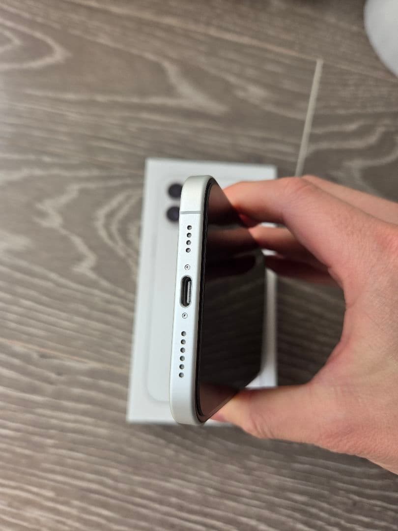 iPhone16Plus 128GB ホワイト 美品