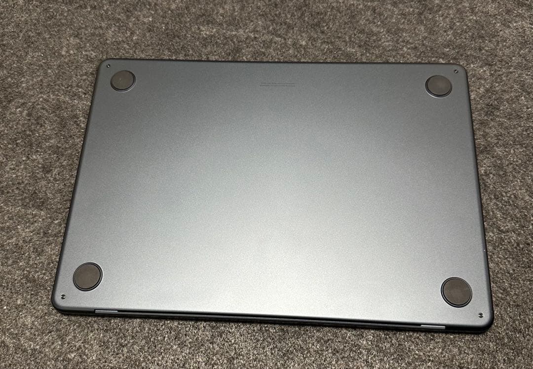 MacBook Air（M2チップ搭載）