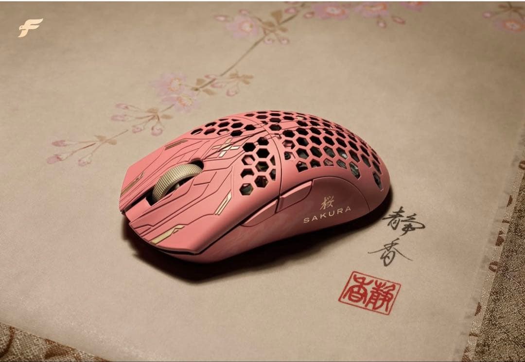 限定　Finalmouse ULX Sakura Medium