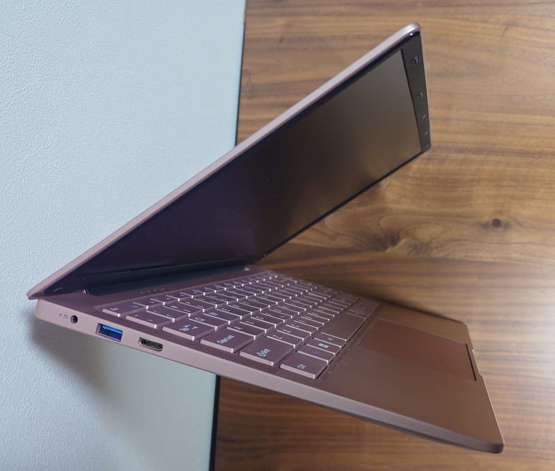 ★中古・美品：色が綺麗な薄型ノートパソコン、ノーブランドローズゴールド2024年