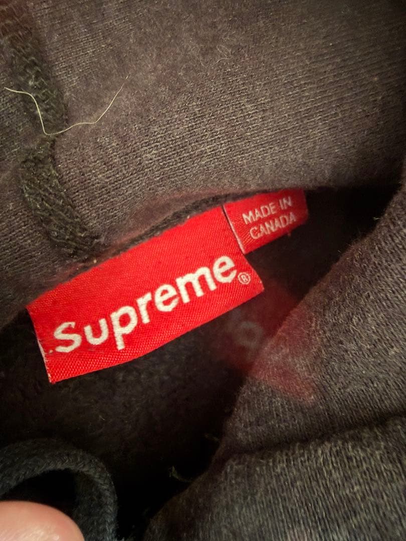 supremeパーカー