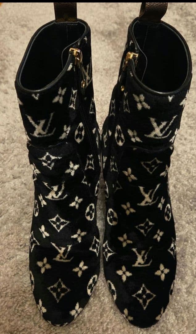ルイ・ヴィトン　スエードショートブーツ